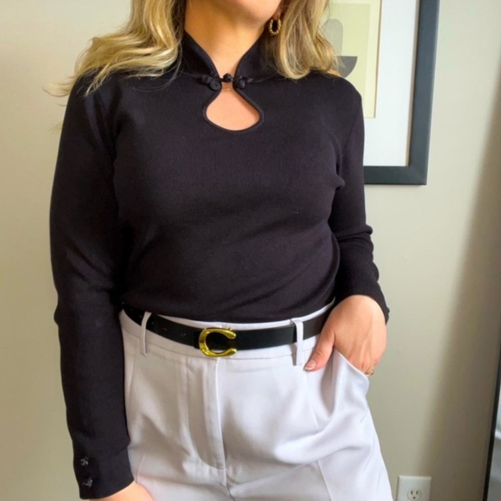 ❗Talbots Vintage Black Keyhole Top Petite Medium❗